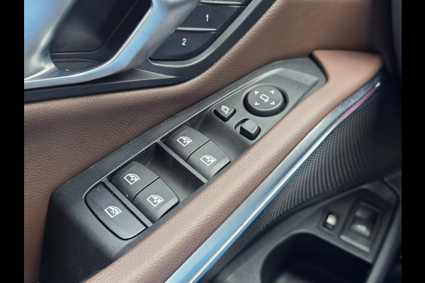 BMW 3 Serie Touring 330e M-Sport Panoramadak/Camera/Carplay/Cruise