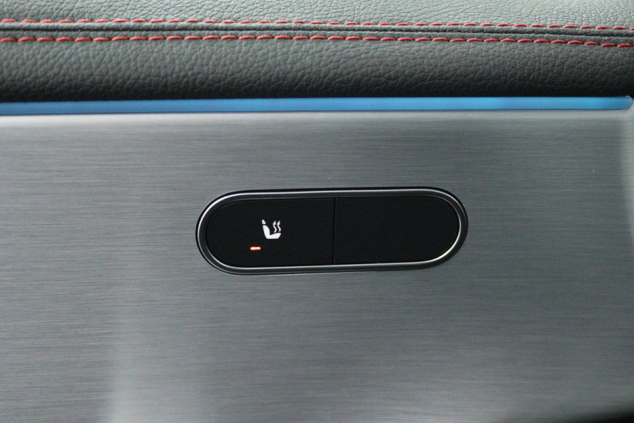 Mercedes-Benz CLA-Klasse 250 e Business Solution AMG Limited (PANORAMADAK, SFEERVERLICHTING, STOELVERWARMING, ACHTERUITRIJCAMERA)