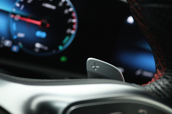 Mercedes-Benz CLA-Klasse 250 e Business Solution AMG Limited (PANORAMADAK, SFEERVERLICHTING, STOELVERWARMING, ACHTERUITRIJCAMERA)