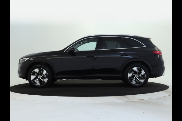 Mercedes-Benz GLC 300 e 4MATIC Plug-In Hybride Trekhaak | Sfeerverlichting | 19 Inch Velgen | Stuur en Stoelverwarming | Memory Voorstoelen. Inclusief 24 maanden MB Certified garantie voor Europa.