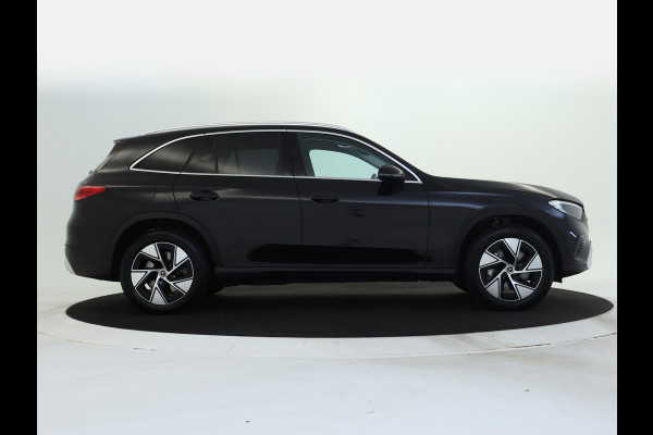 Mercedes-Benz GLC 300 e 4MATIC Plug-In Hybride Trekhaak | Sfeerverlichting | 19 Inch Velgen | Stuur en Stoelverwarming | Memory Voorstoelen. Inclusief 24 maanden MB Certified garantie voor Europa.