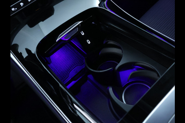 Mercedes-Benz GLC 300 e 4MATIC Plug-In Hybride Trekhaak | Sfeerverlichting | 19 Inch Velgen | Stuur en Stoelverwarming | Memory Voorstoelen. Inclusief 24 maanden MB Certified garantie voor Europa.