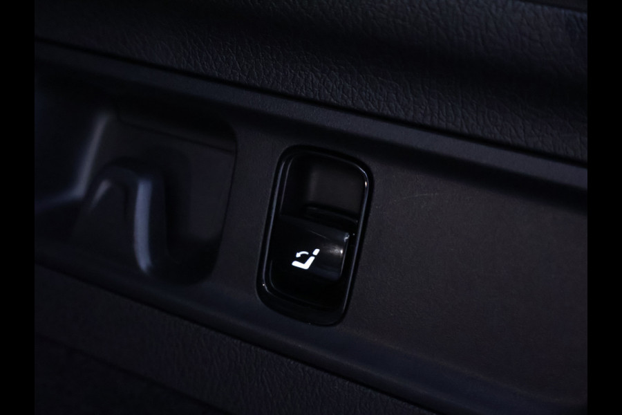 Mercedes-Benz GLC 300 e 4MATIC Plug-In Hybride Trekhaak | Sfeerverlichting | 19 Inch Velgen | Stuur en Stoelverwarming | Memory Voorstoelen. Inclusief 24 maanden MB Certified garantie voor Europa.