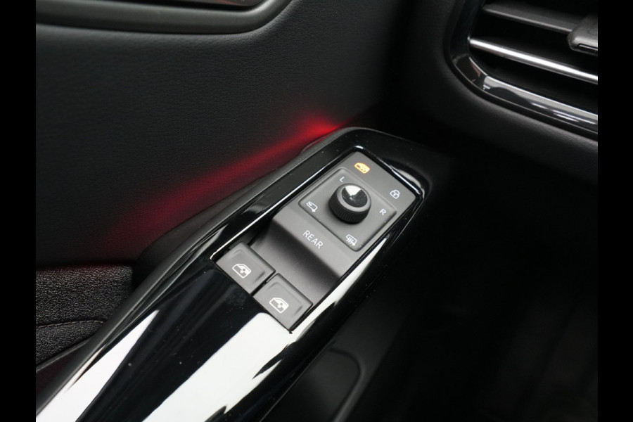 Volkswagen ID.3 Pro Business 59 kWh Navigatie Camera Stoel/Stuurverwarming Carplay Acc Pdc 243