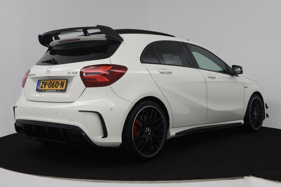 Mercedes-Benz A-Klasse AMG 45 4MATIC (PANORAMADAK, AERO PAKKET, KUIPSTOELEN, STOELVERWARMING, CAMERA, DEALER ONDERHOUDEN)