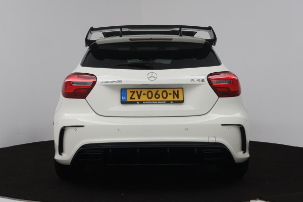 Mercedes-Benz A-Klasse AMG 45 4MATIC (PANORAMADAK, AERO PAKKET, KUIPSTOELEN, STOELVERWARMING, CAMERA, DEALER ONDERHOUDEN)