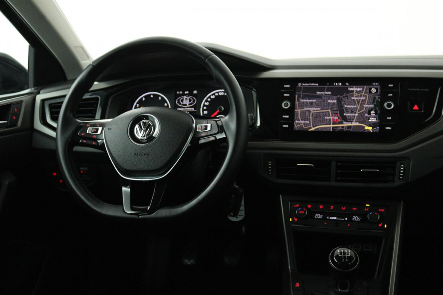Volkswagen Polo 1.0 TSI Beats (STOELVERWARMING, NAVIGATIE, CRUISE CONTROL, PARKEERSENSOREN)