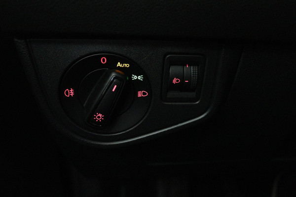 Volkswagen Polo 1.0 TSI Beats (STOELVERWARMING, NAVIGATIE, CRUISE CONTROL, PARKEERSENSOREN)