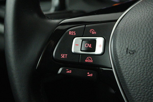 Volkswagen Polo 1.0 TSI Beats (STOELVERWARMING, NAVIGATIE, CRUISE CONTROL, PARKEERSENSOREN)