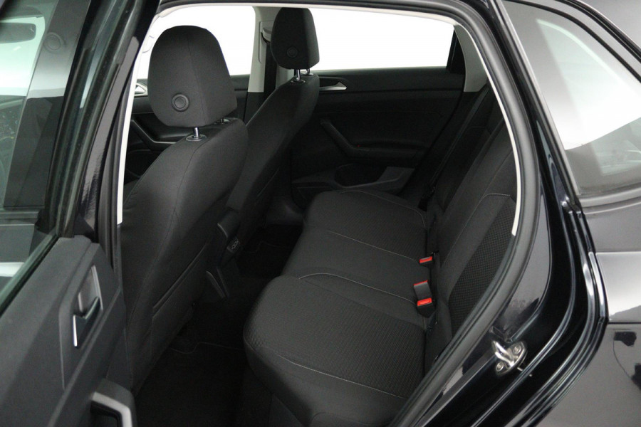 Volkswagen Polo 1.0 TSI Beats (STOELVERWARMING, NAVIGATIE, CRUISE CONTROL, PARKEERSENSOREN)