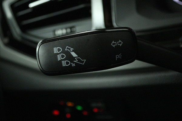 Volkswagen Polo 1.0 TSI Beats (STOELVERWARMING, NAVIGATIE, CRUISE CONTROL, PARKEERSENSOREN)