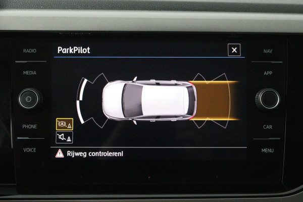 Volkswagen Polo 1.0 TSI Beats (STOELVERWARMING, NAVIGATIE, CRUISE CONTROL, PARKEERSENSOREN)