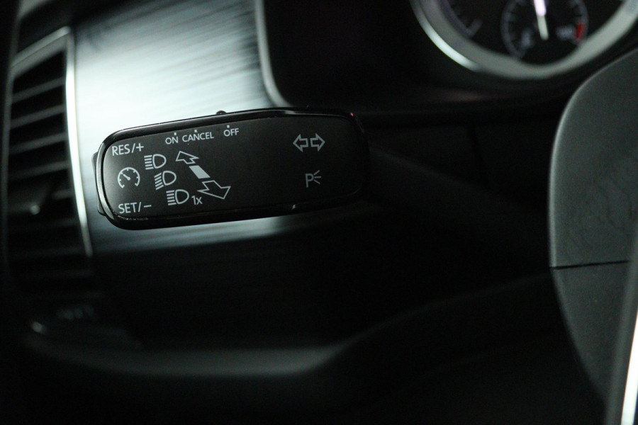 Škoda Kodiaq 1.5 TSI Business Edition 7p. (TREKHAAK, NAVIGATIE, CARPLAY, ACHTERUITRIJCAMERA, PARKEERSENSOREN)