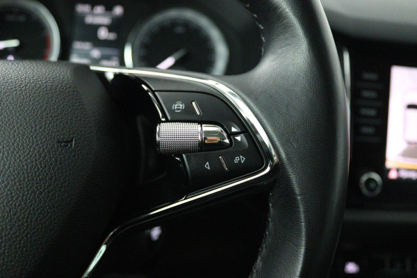 Škoda Kodiaq 1.5 TSI Business Edition 7p. (TREKHAAK, NAVIGATIE, CARPLAY, ACHTERUITRIJCAMERA, PARKEERSENSOREN)