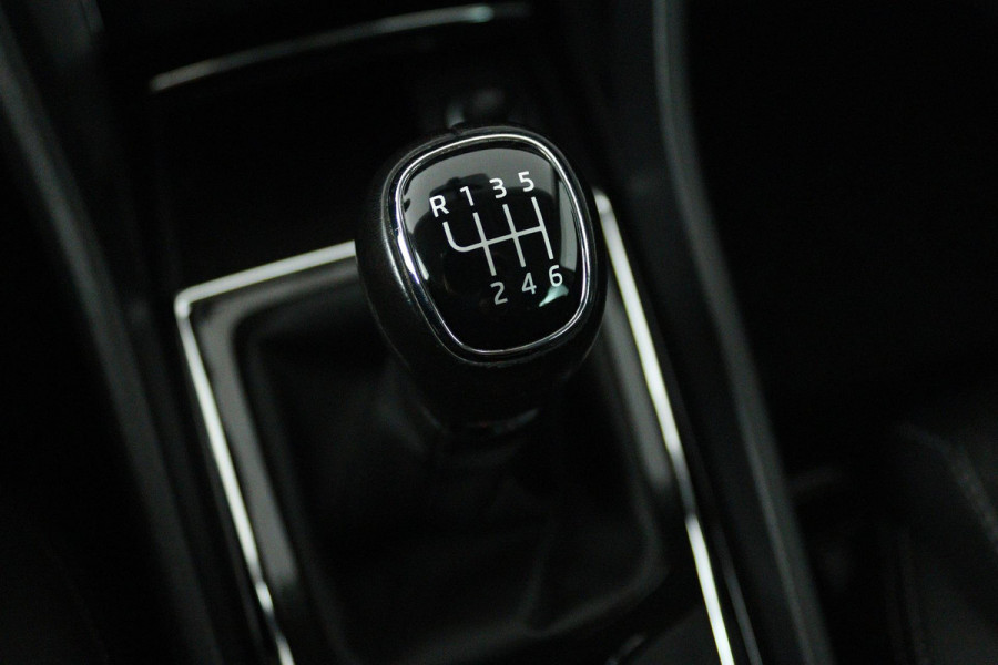 Škoda Kodiaq 1.5 TSI Business Edition 7p. (TREKHAAK, NAVIGATIE, CARPLAY, ACHTERUITRIJCAMERA, PARKEERSENSOREN)