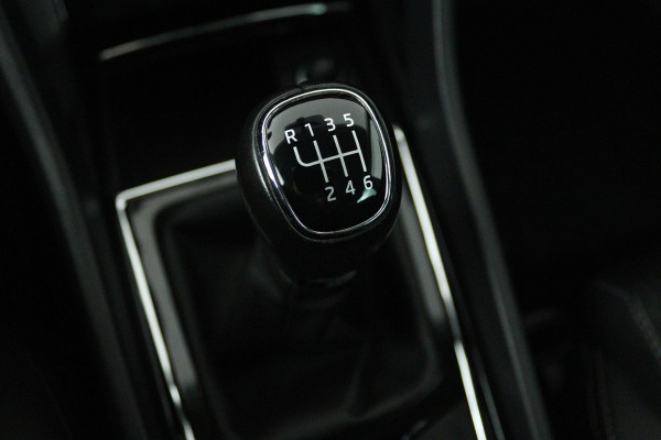 Škoda Kodiaq 1.5 TSI Business Edition 7p. (TREKHAAK, NAVIGATIE, CARPLAY, ACHTERUITRIJCAMERA, PARKEERSENSOREN)