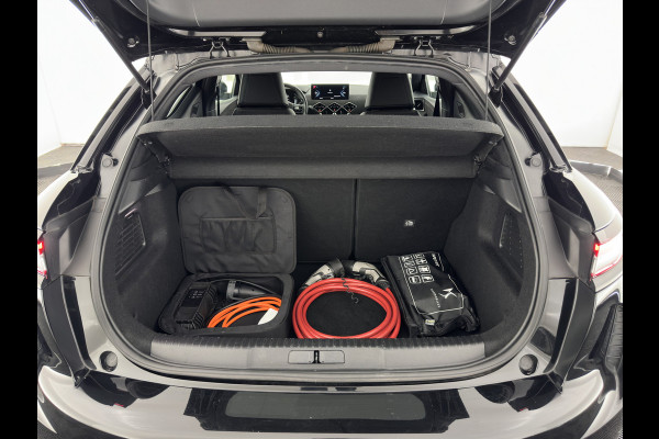 DS DS 3 Crossback E-Tense Performance Line+ 50 kWh [ 3-Fase ] {SOH-90%} (INCL-BTW) *LEATHER-FABRIC | MATRIX-LED | ADAPTIVE-CRUISE | DIGI-COCKPIT | HEATED-SPORTSEATS | CAMERA | KEYLESS | NAVI-FULLMAP | DAB+ | ECC | PDC | PRIVACY-GLASS | 18''ALU*