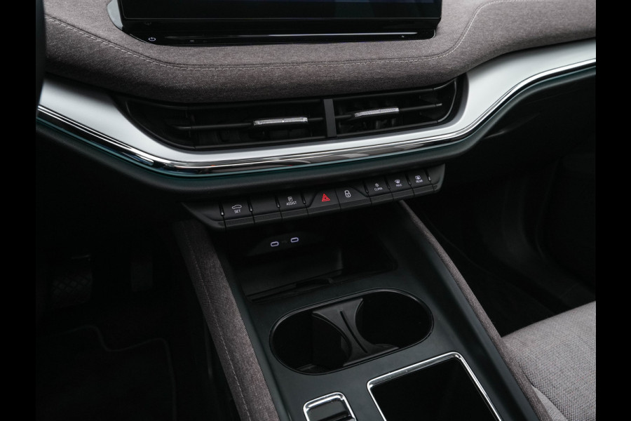 Škoda ENYAQ iV 60 [ 3-Fase ] {SOH-87%} (INCL-BTW) *PANO | FULL-LED | DIGI-COCKPIT | CAMERA | KEYLESS | NAVI-FULLMAP | PRIVACY-GLASS | AMBIENT-LIGHT | ECC | COMFORT-SEATS | DAB + | PDC | CRUISE | CARPLAY | TOWBAR | 19 "ALU*