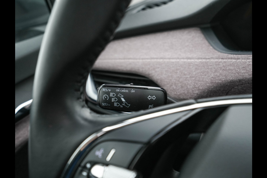 Škoda ENYAQ iV 60 [ 3-Fase ] {SOH-87%} (INCL-BTW) *PANO | FULL-LED | DIGI-COCKPIT | CAMERA | KEYLESS | NAVI-FULLMAP | PRIVACY-GLASS | AMBIENT-LIGHT | ECC | COMFORT-SEATS | DAB + | PDC | CRUISE | CARPLAY | TOWBAR | 19 "ALU*