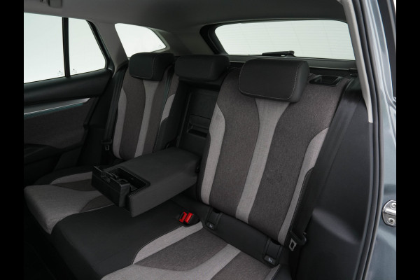 Škoda ENYAQ iV 60 [ 3-Fase ] {SOH-87%} (INCL-BTW) *PANO | FULL-LED | DIGI-COCKPIT | CAMERA | KEYLESS | NAVI-FULLMAP | PRIVACY-GLASS | AMBIENT-LIGHT | ECC | COMFORT-SEATS | DAB + | PDC | CRUISE | CARPLAY | TOWBAR | 19 "ALU*