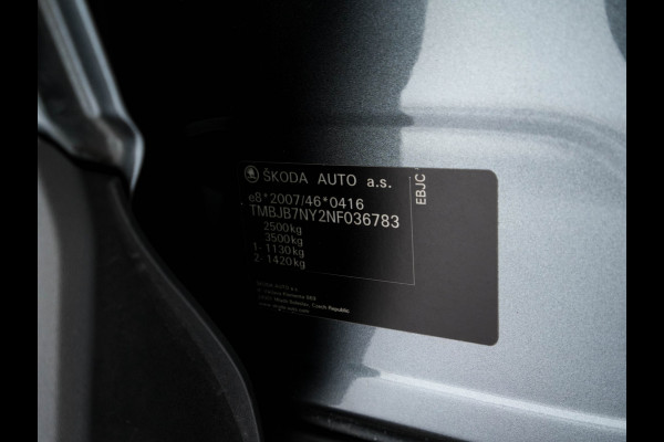 Škoda ENYAQ iV 60 [ 3-Fase ] {SOH-87%} (INCL-BTW) *PANO | FULL-LED | DIGI-COCKPIT | CAMERA | KEYLESS | NAVI-FULLMAP | PRIVACY-GLASS | AMBIENT-LIGHT | ECC | COMFORT-SEATS | DAB + | PDC | CRUISE | CARPLAY | TOWBAR | 19 "ALU*