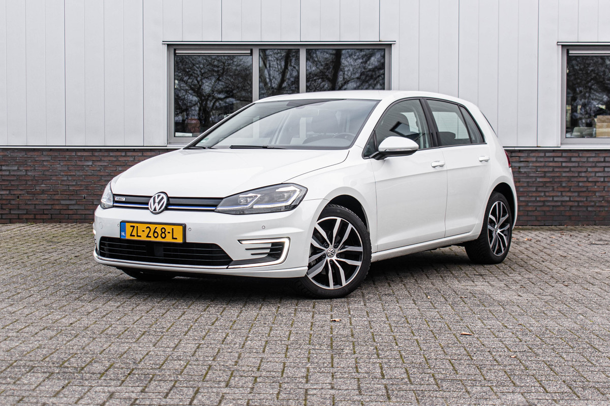 Volkswagen e-Golf | Apple CarPlay Tijdelijke Black friday deal, nu van 12250.- voor 11150.-