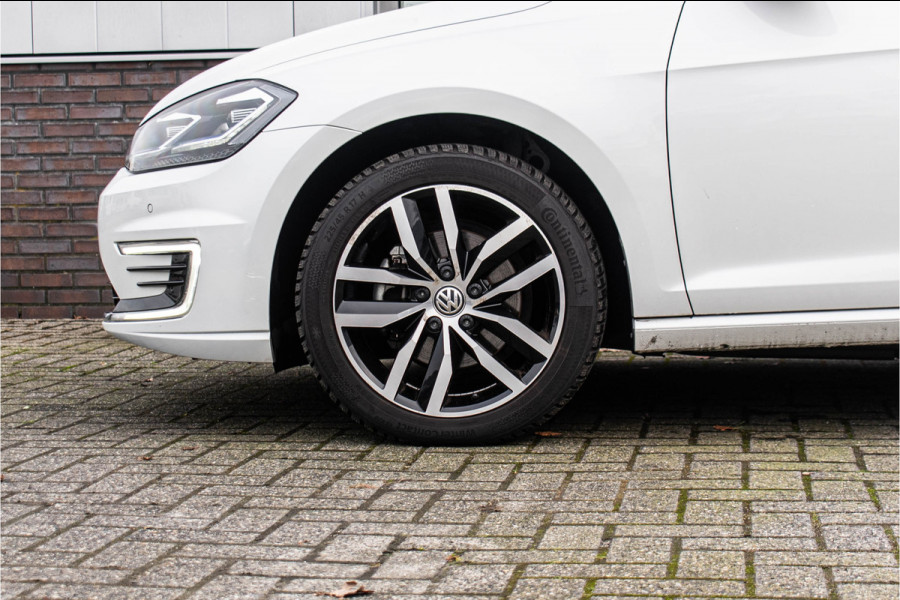 Volkswagen e-Golf | Apple CarPlay Tijdelijke Black friday deal, nu van 12250.- voor 11150.-