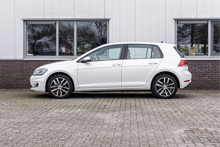 Volkswagen e-Golf | Apple CarPlay Tijdelijke Black friday deal, nu van 12250.- voor 11150.-