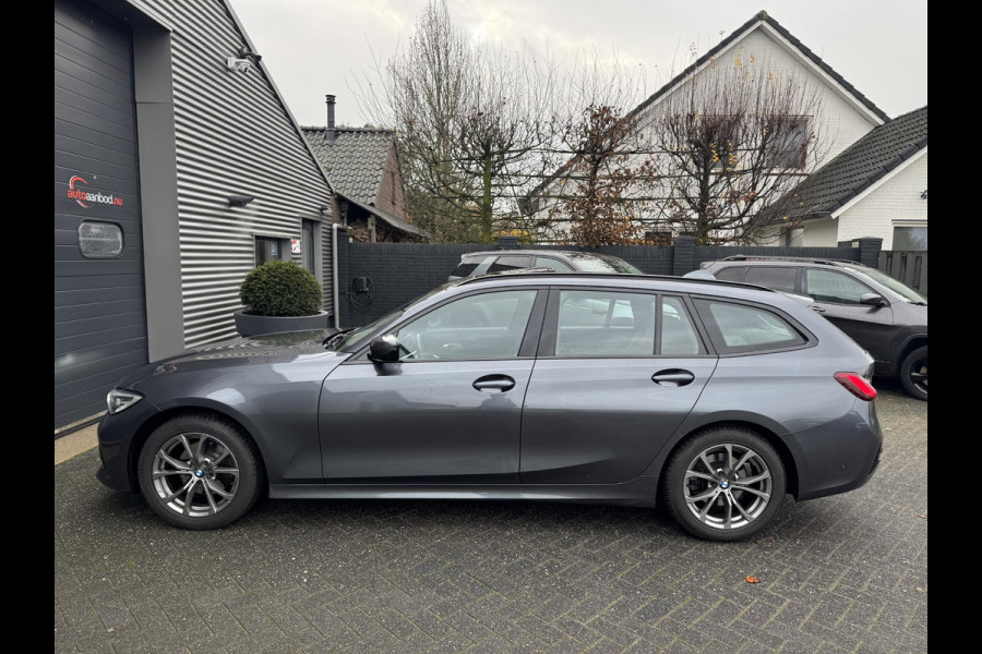 BMW 3 Serie Touring 320i Executive Edition | Panoramadak | DAB | Carplay | Navigatie | Elektrische Achterklep |