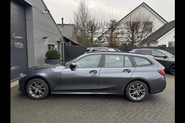BMW 3 Serie Touring 320i Executive Edition | Panoramadak | DAB | Carplay | Navigatie | Elektrische Achterklep |