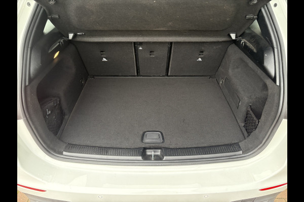 Mercedes-Benz B-Klasse 180 Business Solution Luxury Automaat LEDER/CAMERA/DODEHOEK/CARPLAY/SFEER/PDC