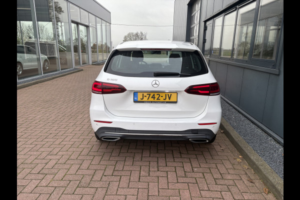 Mercedes-Benz B-Klasse 180 Business Solution Luxury Automaat LEDER/CAMERA/DODEHOEK/CARPLAY/SFEER/PDC
