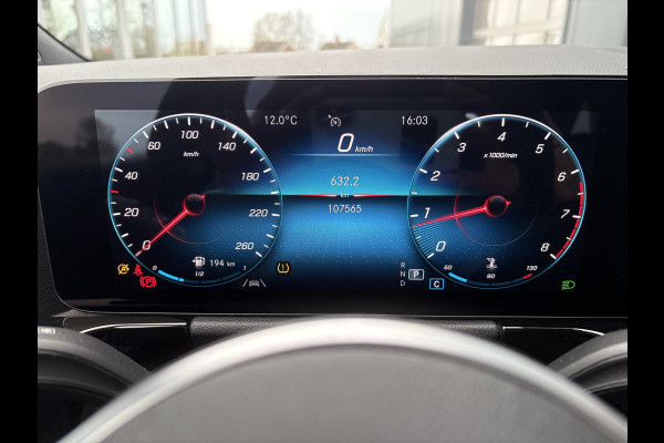 Mercedes-Benz B-Klasse 180 Business Solution Luxury Automaat LEDER/CAMERA/DODEHOEK/CARPLAY/SFEER/PDC