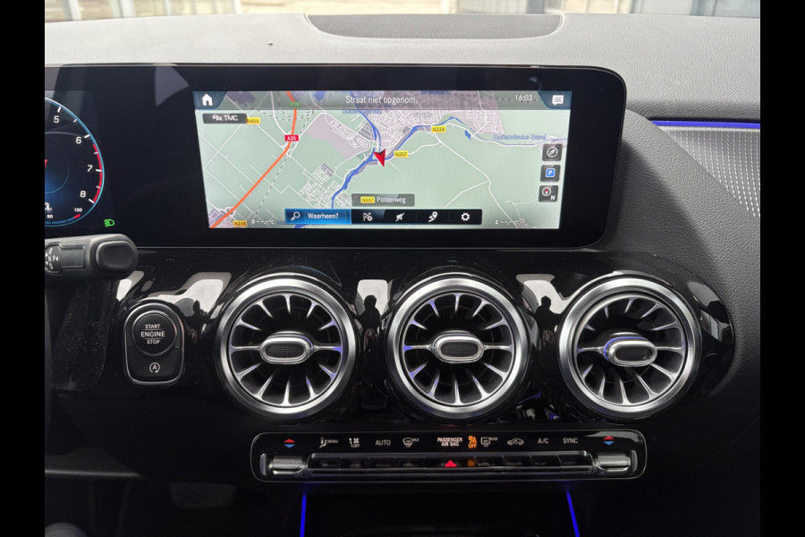 Mercedes-Benz B-Klasse 180 Business Solution Luxury Automaat LEDER/CAMERA/DODEHOEK/CARPLAY/SFEER/PDC