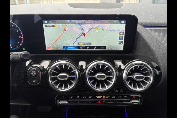 Mercedes-Benz B-Klasse 180 Business Solution Luxury Automaat LEDER/CAMERA/DODEHOEK/CARPLAY/SFEER/PDC
