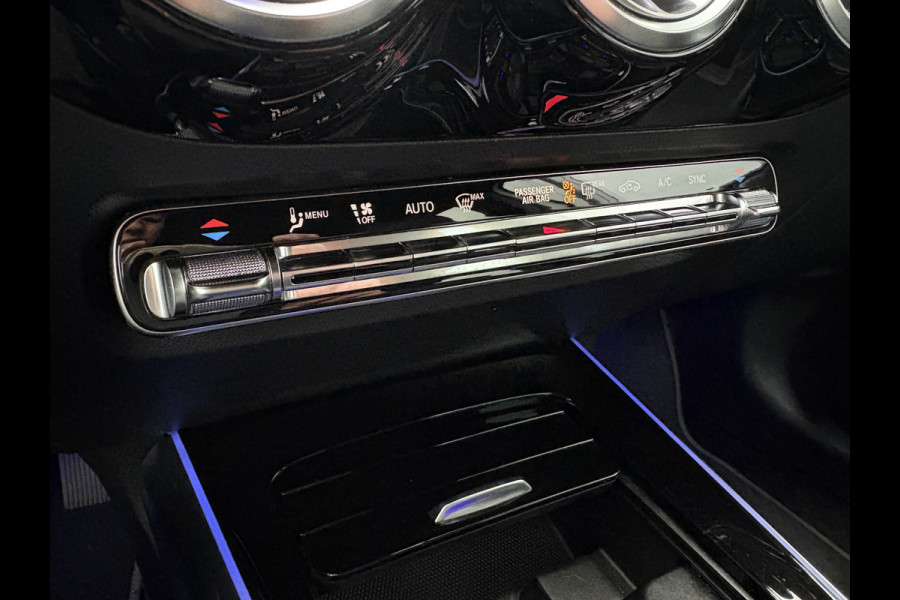 Mercedes-Benz B-Klasse 180 Business Solution Luxury Automaat LEDER/CAMERA/DODEHOEK/CARPLAY/SFEER/PDC