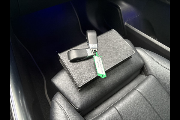 Mercedes-Benz B-Klasse 180 Business Solution Luxury Automaat LEDER/CAMERA/DODEHOEK/CARPLAY/SFEER/PDC