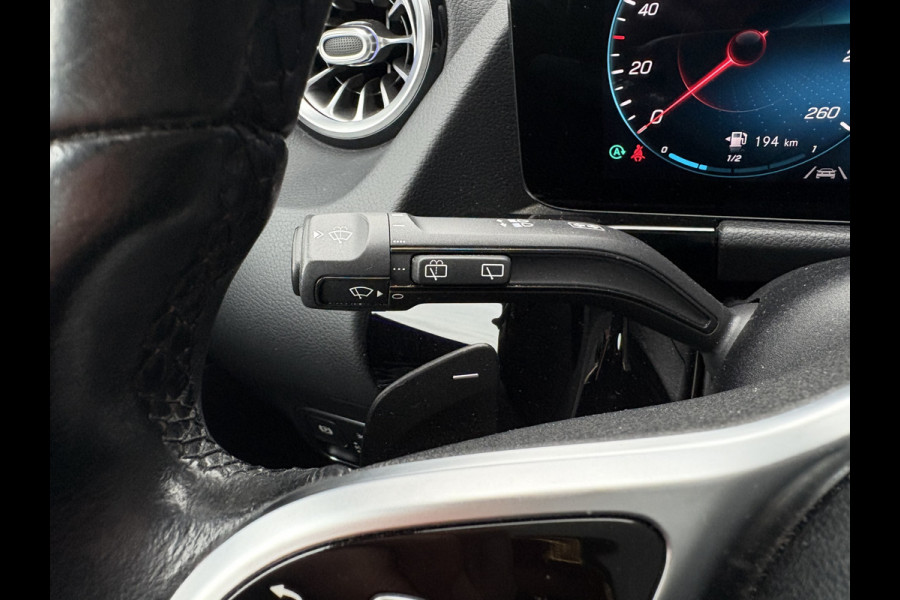 Mercedes-Benz B-Klasse 180 Business Solution Luxury Automaat LEDER/CAMERA/DODEHOEK/CARPLAY/SFEER/PDC