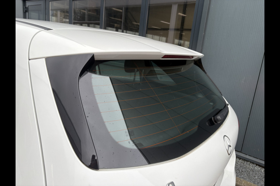 Mercedes-Benz B-Klasse 180 Business Solution Luxury Automaat LEDER/CAMERA/DODEHOEK/CARPLAY/SFEER/PDC