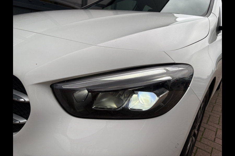 Mercedes-Benz B-Klasse 180 Business Solution Luxury Automaat LEDER/CAMERA/DODEHOEK/CARPLAY/SFEER/PDC