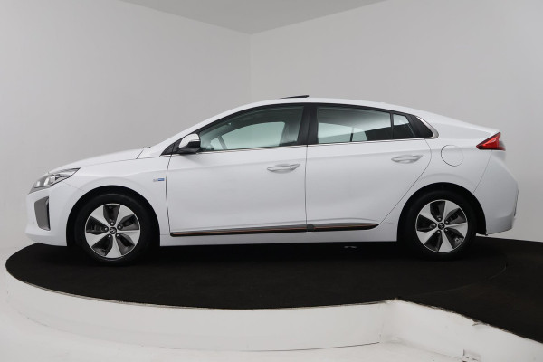 Hyundai IONIQ Premium EV (PANORAMADAK, STOEL/STUUR VERWARMING, CAMERA, ELEKTR STOELEN, NAVIGATIE, PARKEERSENSOREN)