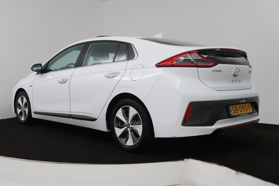 Hyundai IONIQ Premium EV (PANORAMADAK, STOEL/STUUR VERWARMING, CAMERA, ELEKTR STOELEN, NAVIGATIE, PARKEERSENSOREN)