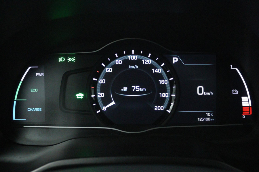 Hyundai IONIQ Premium EV (PANORAMADAK, STOEL/STUUR VERWARMING, CAMERA, ELEKTR STOELEN, NAVIGATIE, PARKEERSENSOREN)