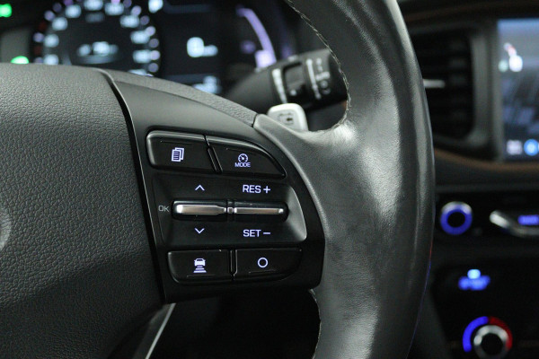 Hyundai IONIQ Premium EV (PANORAMADAK, STOEL/STUUR VERWARMING, CAMERA, ELEKTR STOELEN, NAVIGATIE, PARKEERSENSOREN)