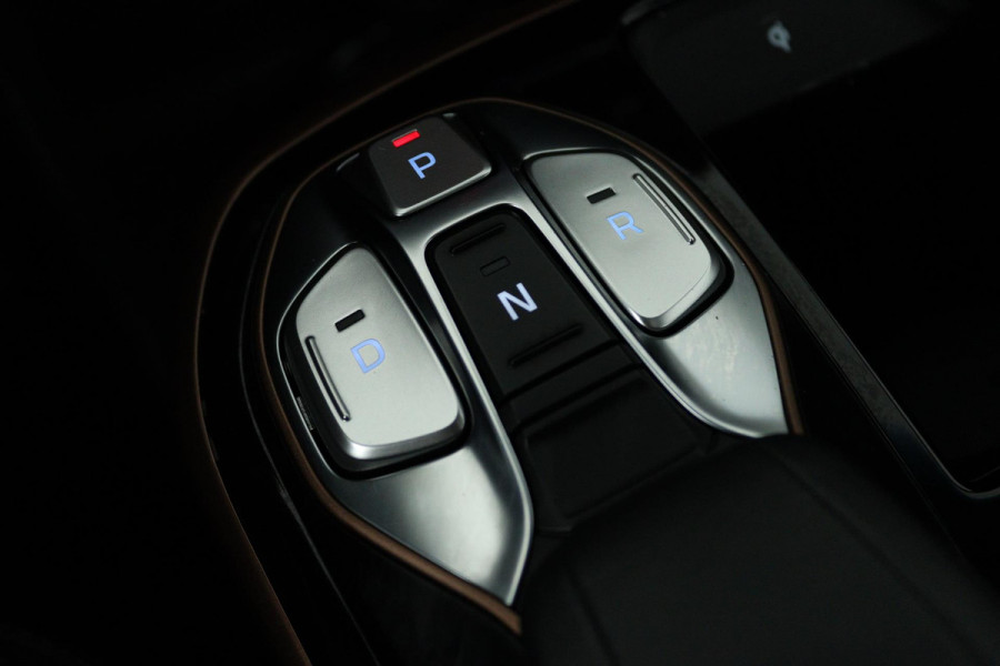 Hyundai IONIQ Premium EV (PANORAMADAK, STOEL/STUUR VERWARMING, CAMERA, ELEKTR STOELEN, NAVIGATIE, PARKEERSENSOREN)