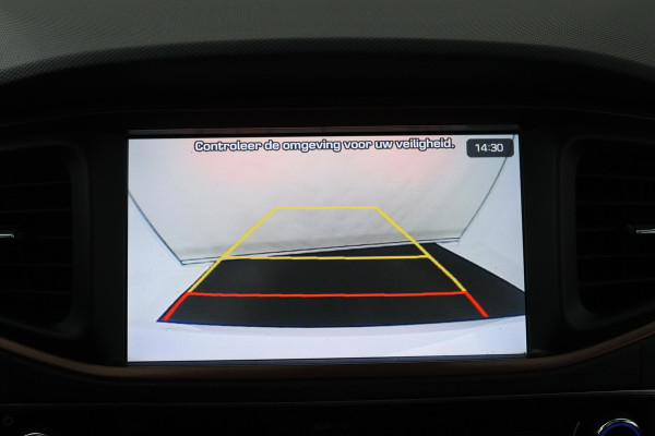 Hyundai IONIQ Premium EV (PANORAMADAK, STOEL/STUUR VERWARMING, CAMERA, ELEKTR STOELEN, NAVIGATIE, PARKEERSENSOREN)