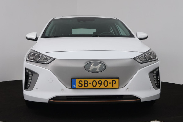 Hyundai IONIQ Premium EV (PANORAMADAK, STOEL/STUUR VERWARMING, CAMERA, ELEKTR STOELEN, NAVIGATIE, PARKEERSENSOREN)
