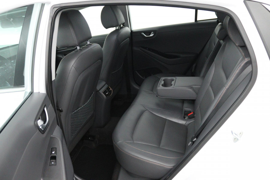 Hyundai IONIQ Premium EV (PANORAMADAK, STOEL/STUUR VERWARMING, CAMERA, ELEKTR STOELEN, NAVIGATIE, PARKEERSENSOREN)