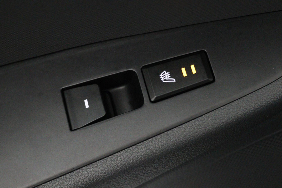 Hyundai IONIQ Premium EV (PANORAMADAK, STOEL/STUUR VERWARMING, CAMERA, ELEKTR STOELEN, NAVIGATIE, PARKEERSENSOREN)