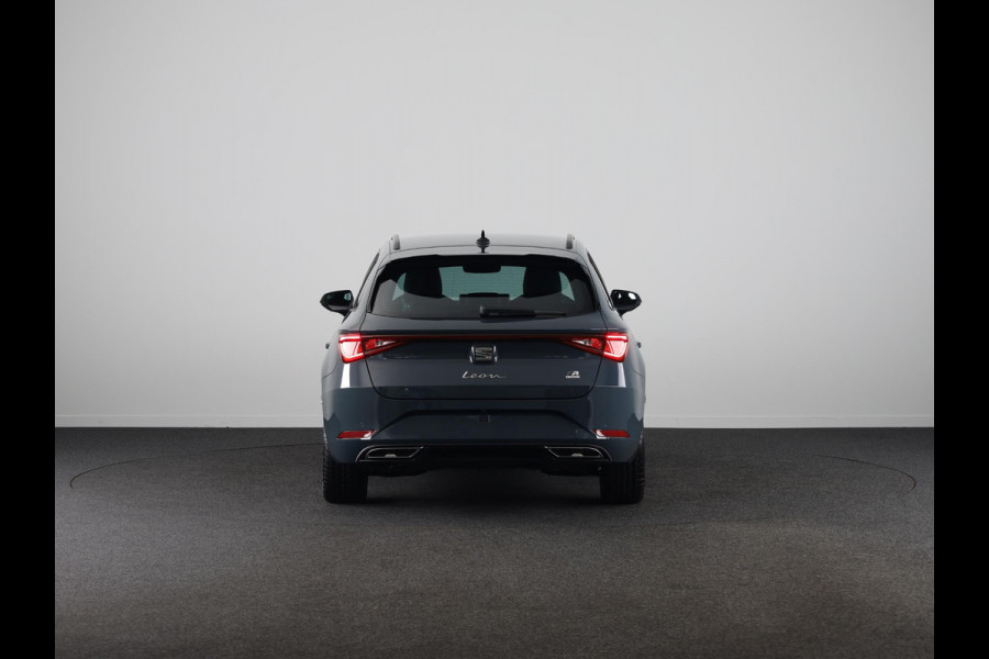 Seat Leon Sportstourer FR Business PHEV 1.5 TSI 204 pk 6 versn. DSG | Black Pack | Trekhaak |  Safe & Driving Pack | | 18 inch